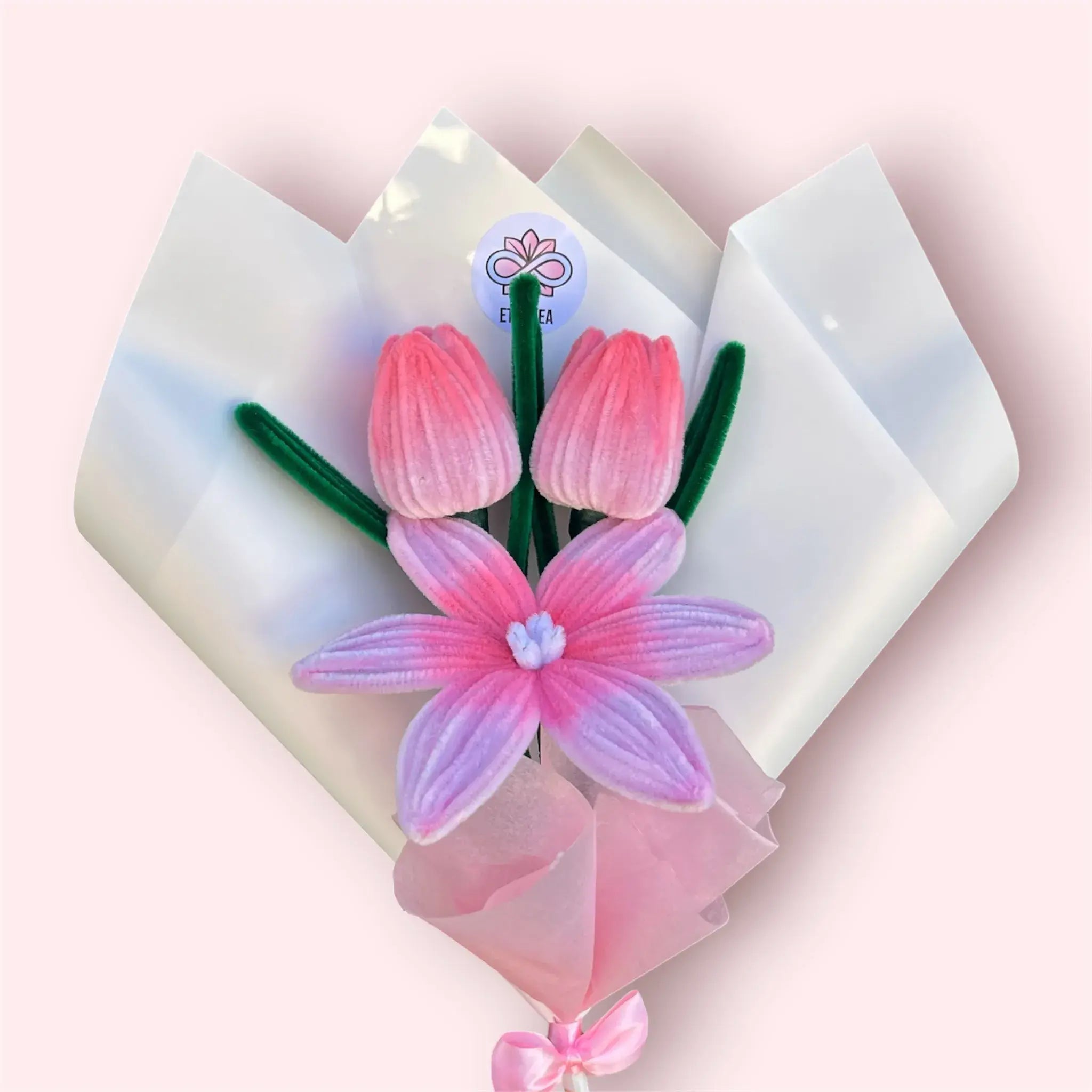 Ramo de 1 Lirio y 2 Tulipanes