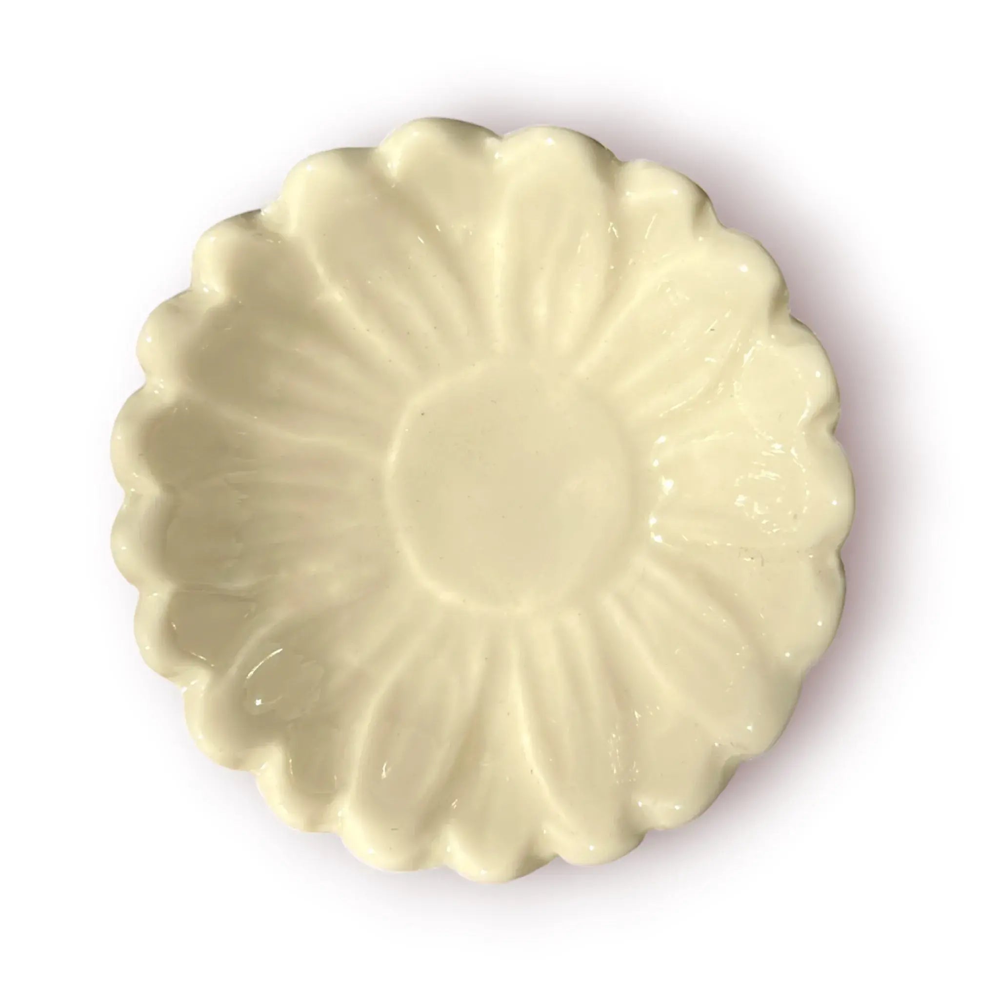 Difusor aromático de cerámica esmaltada con relieve de girasol y cuenco en forma de flor, disponible en colores blanco, café y beige.