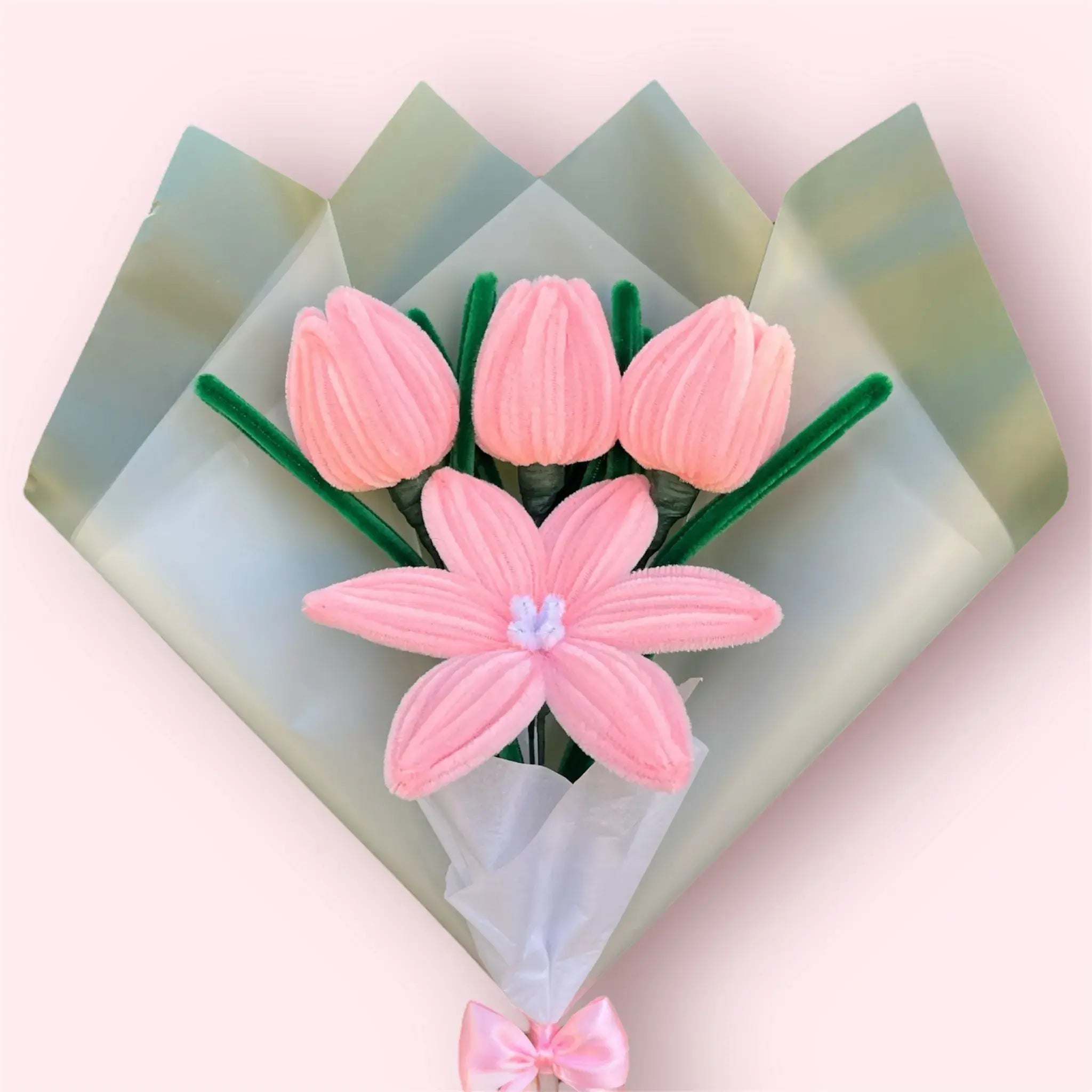 Ramo de 1 Lirio y 3 Tulipanes