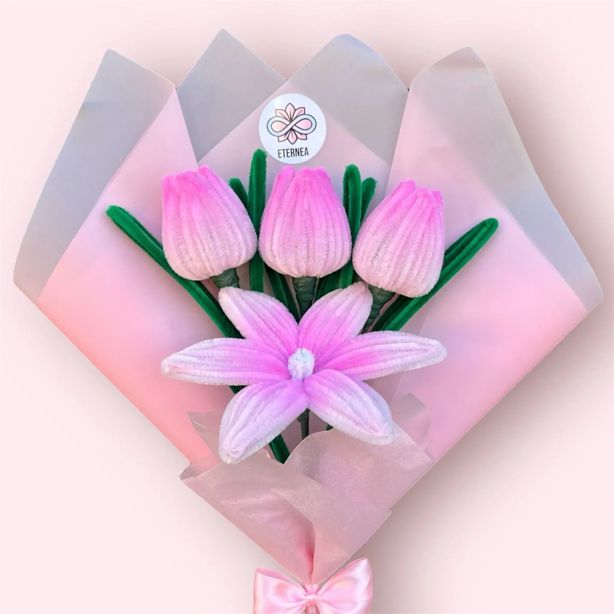 Ramo de 1 Lirio y 3 Tulipanes