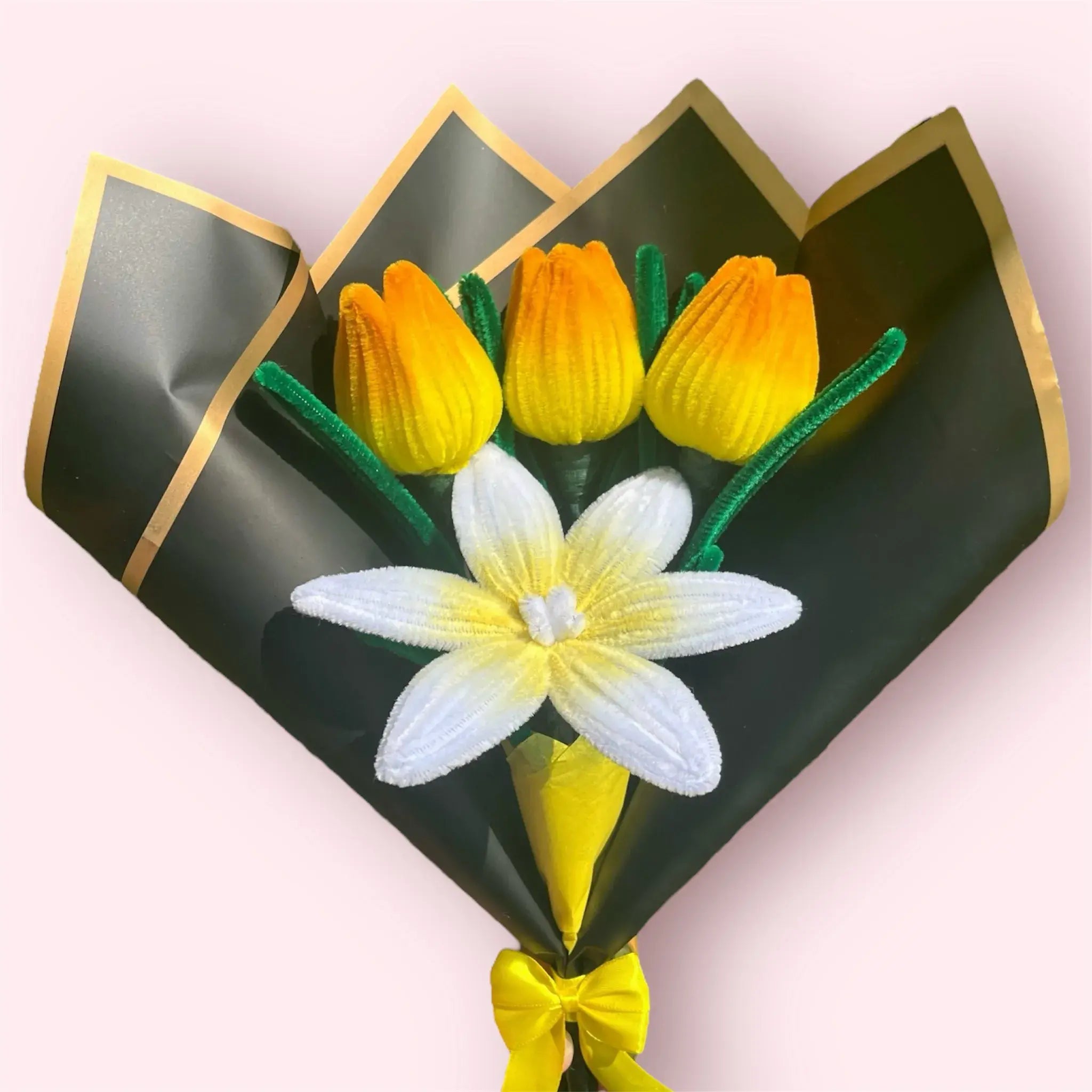 Ramo de 1 Lirio y 3 Tulipanes