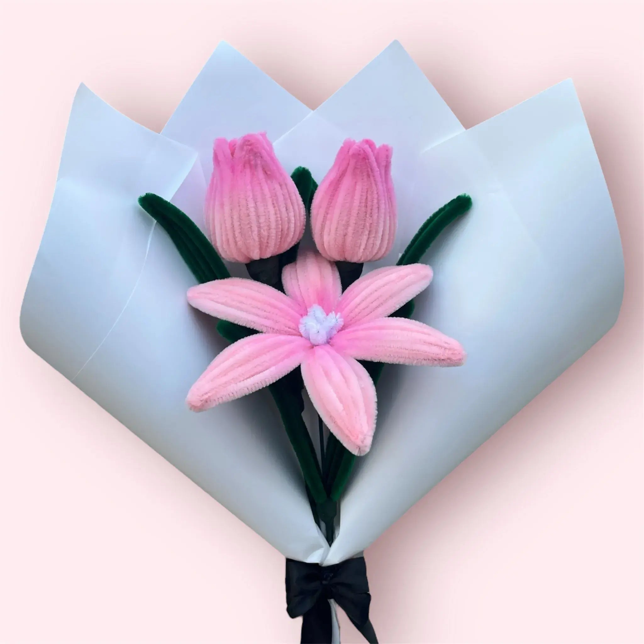 Ramo de 1 Lirio y 2 Tulipanes