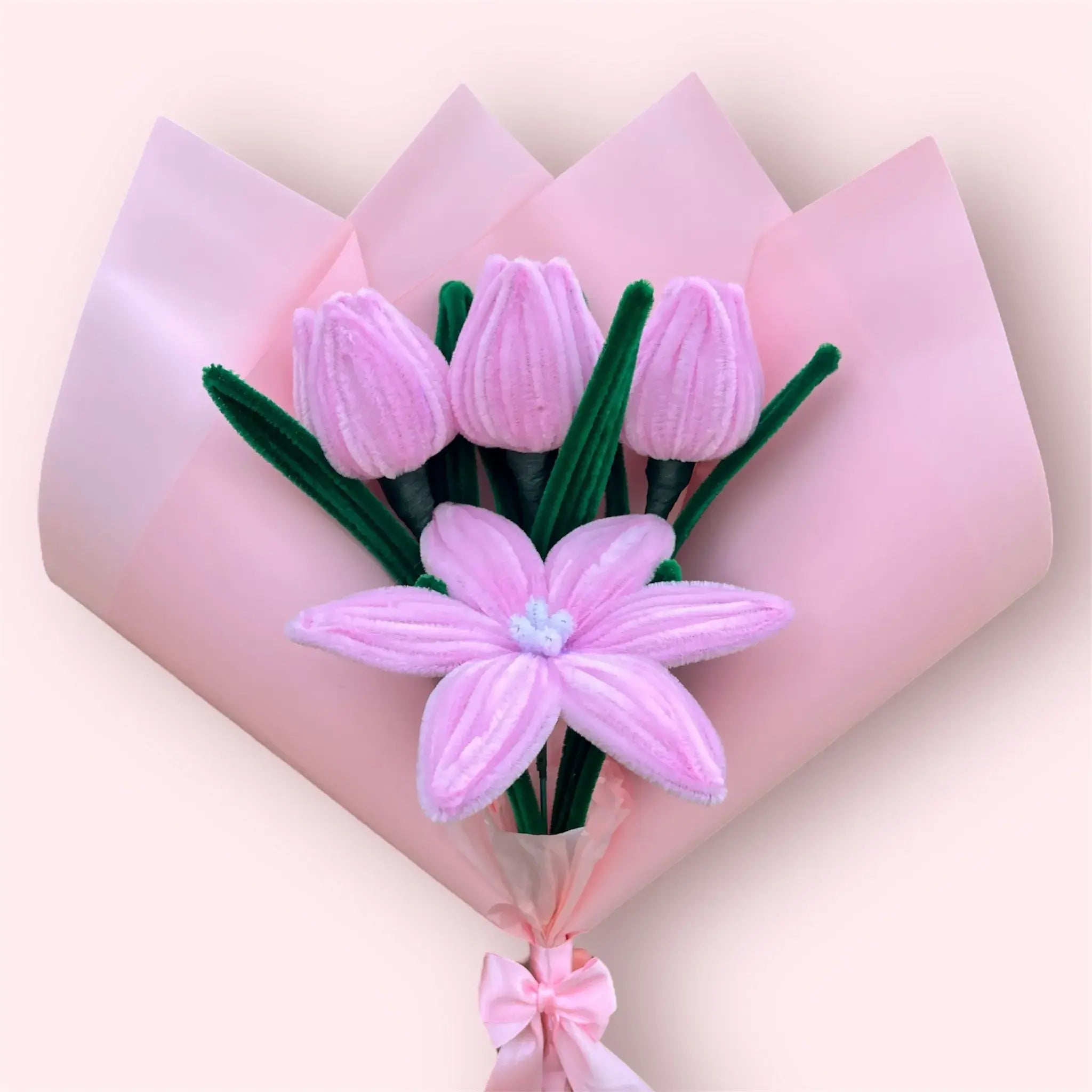 Ramo de 1 Lirio y 3 Tulipanes