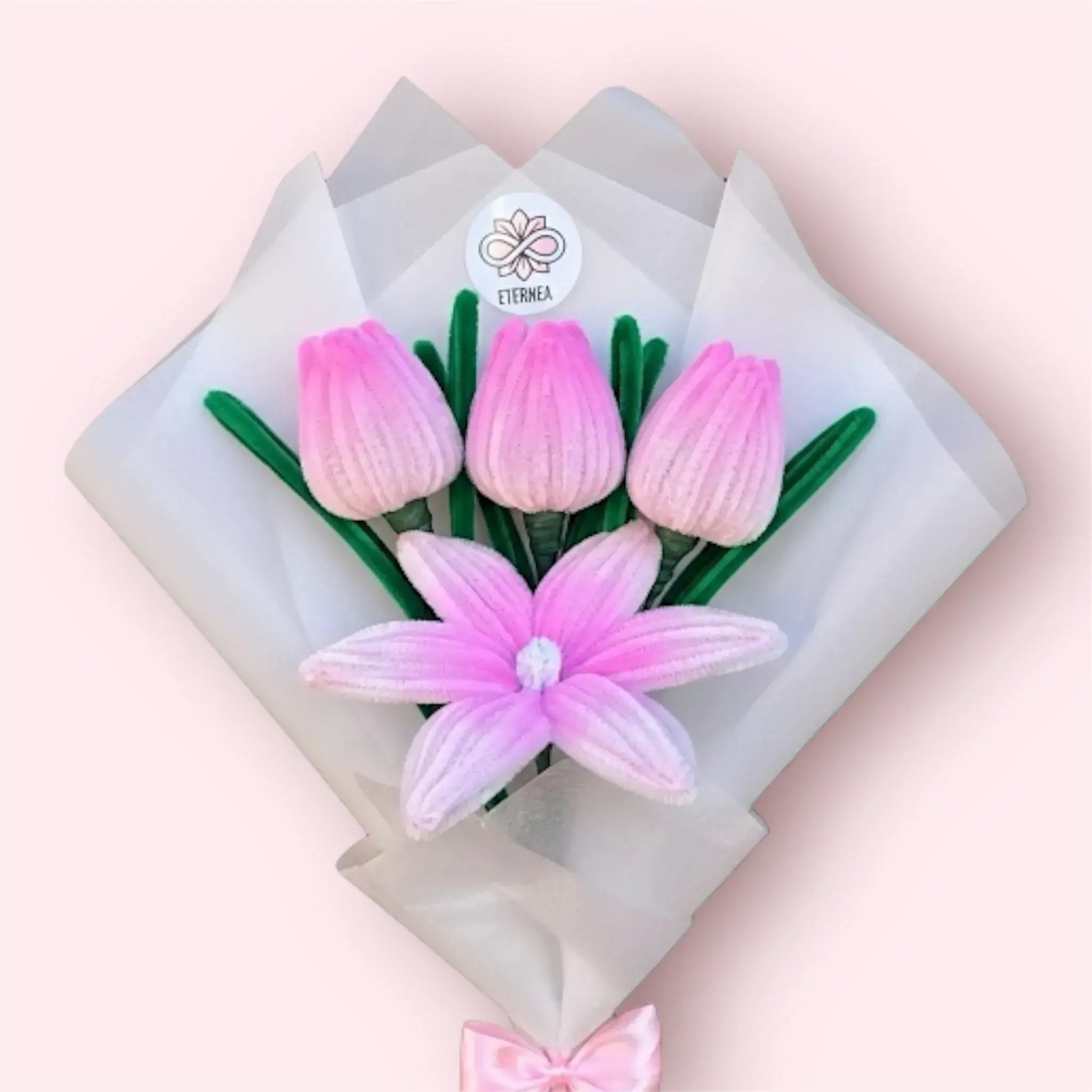 Ramo de 1 Lirio y 3 Tulipanes