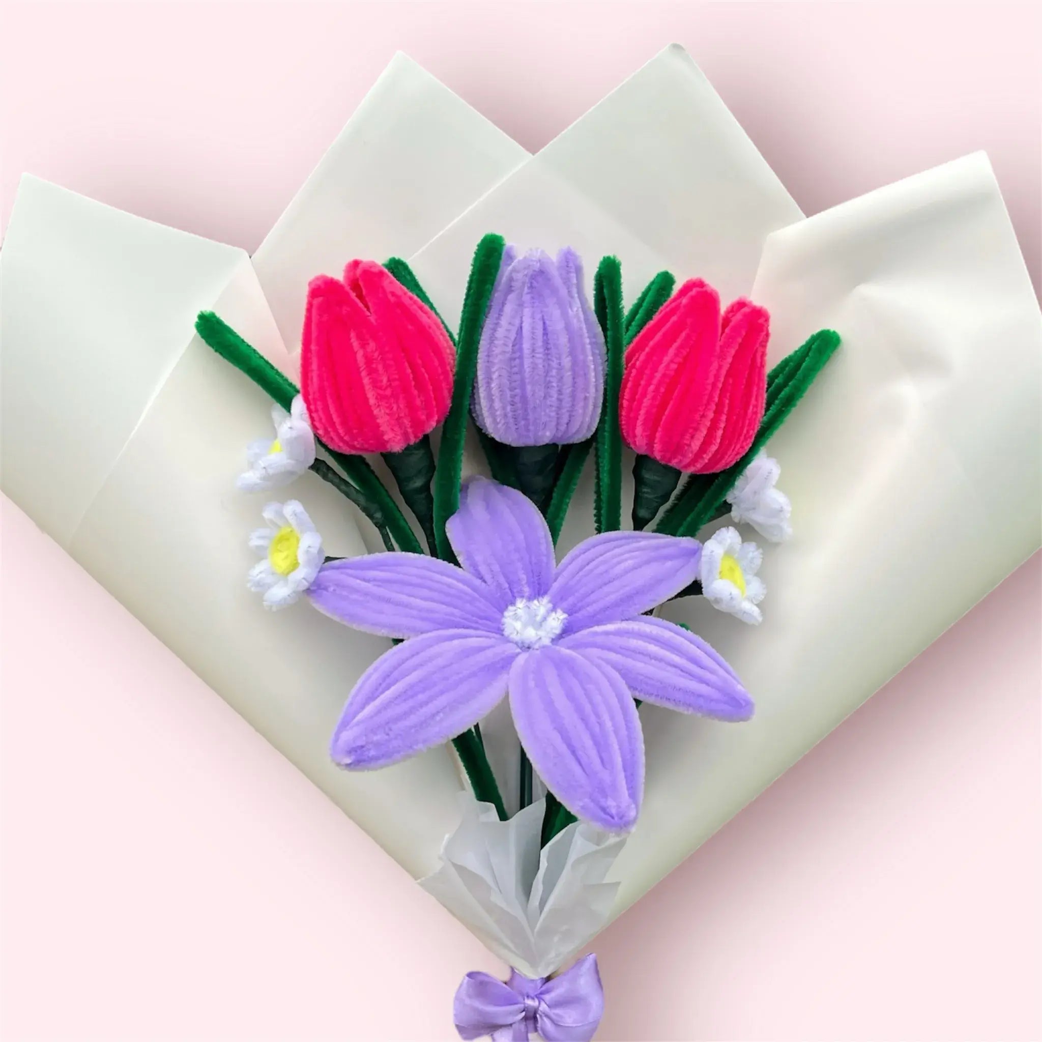 Ramo de 1 Lirio y 3 Tulipanes